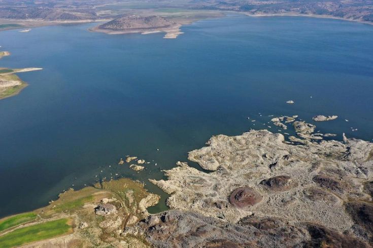 Manisa’daki Demirköprü Barajı’ndan Marmara Gölü’ne su aktarılacak