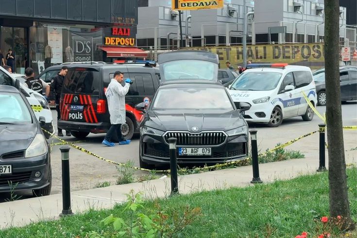 Bağcılar’da gizemli ölüm: Haber alınamayan mağaza sahibi otomobilinin bagajında ölü bulundu