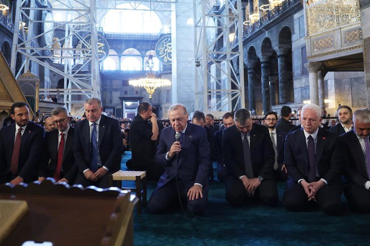 Cumhurbaşkanı Erdoğan, Ayasofya’da Kur’an-ı Kerim okudu