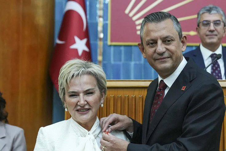 İstanbul Milletvekili Nimet Özdemir, CHP’den istifa etti