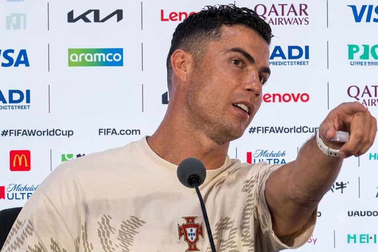Cristiano Ronaldo’dan gazetecilere fırça