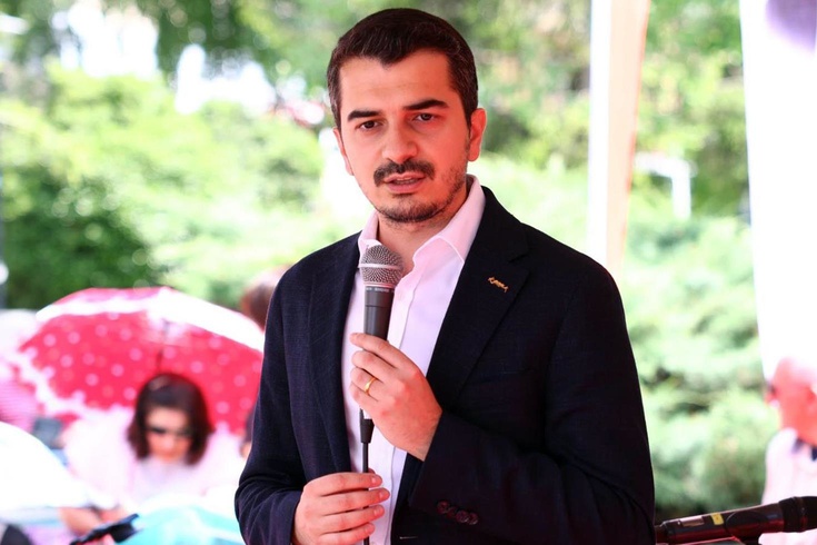 Çankaya Belediye Başkanı Hüseyin Can Güner, havalimanında gözaltına alındı