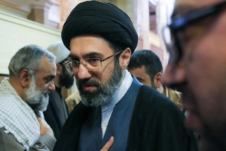 Babasının cenaze törenine katılmayan İran dini lideri Hamaney’den uzun zaman sonra açıklama
