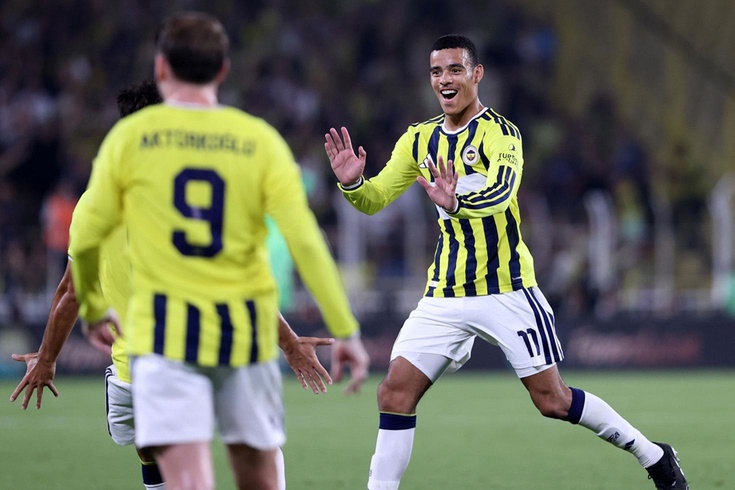 Kadıköy’de resital Fenerbahçe yıldızlarıyla tura göz kırptı