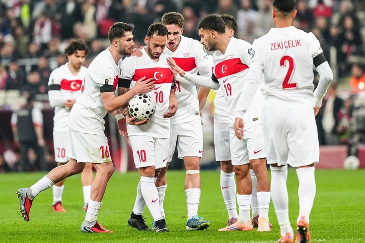Milli futbolcumuzun evi soyuldu Zararı servet değerinde