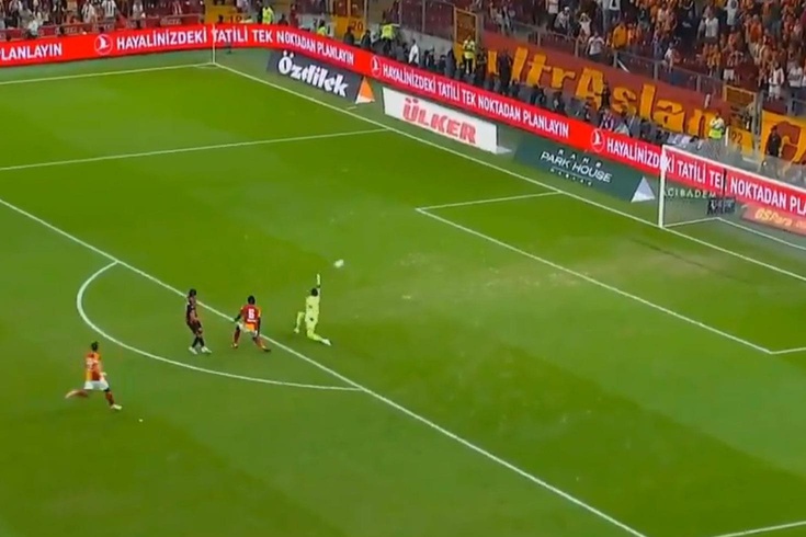 Galatasaray’a soğuk duş 2 dakikada 2 gol geldi, taraftarlar delirdi