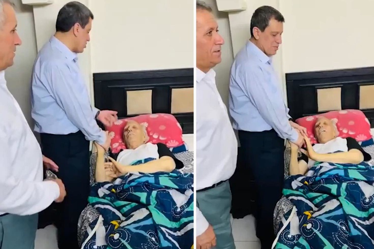 Suriye’de cumhurbaşkanı danışmanı olarak atanan Mazlum Abdi’den hastane ziyareti