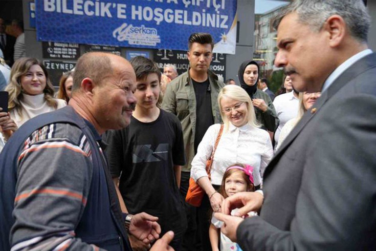 Cin Fatih’ten Bakan Çiftçi’ye dikkat çeken hediye