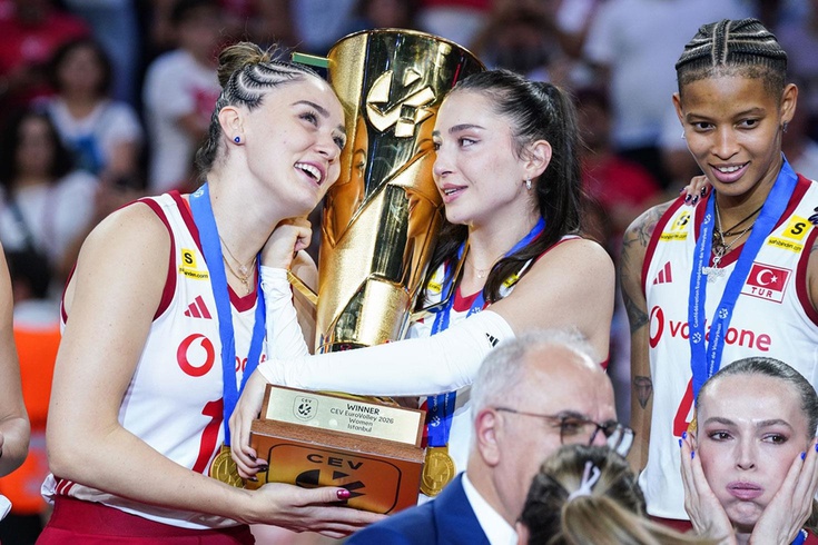 Şampiyonluğun ödülü ortaya çıktı Filenin Sultanları’na kese kese altın