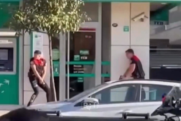 İzmir’de sıcak saatler Banka şubesine silahlı soygun girişimi