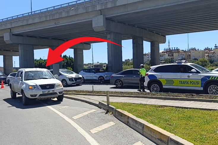 Yol kenarındaki kamyonet, ekipleri alarma geçirdi Gerçek ise apayrı çıktı