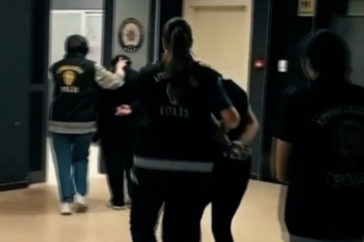 Böyle annelik olmaz Çocuğunun fuhşa sürüklenmesine göz yumdu