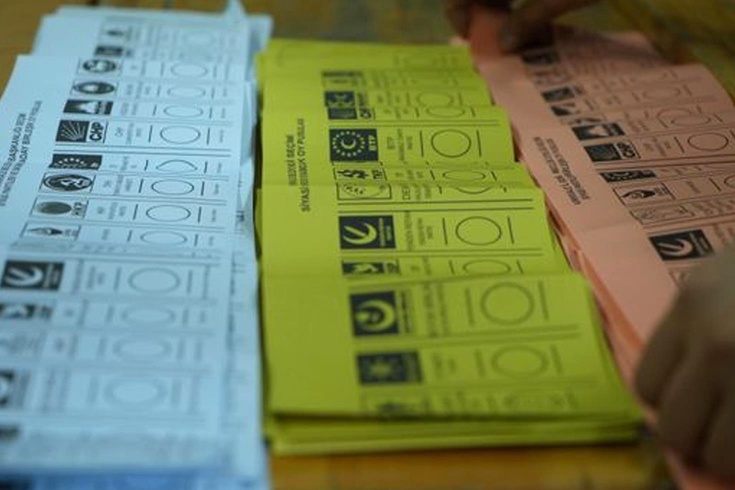 Büyükşehir belediye başkanları anketinde dikkat çeken sonuç İlk iki sıra aynı partiden