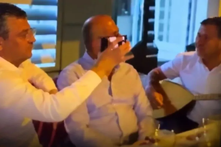 Uyuşturucu ve fuhuş soruşturmasında tutuklanan Atilla Yıldırım’ın telefonundan Özgür Özel ile alem yaptığı görüntüler çıktı