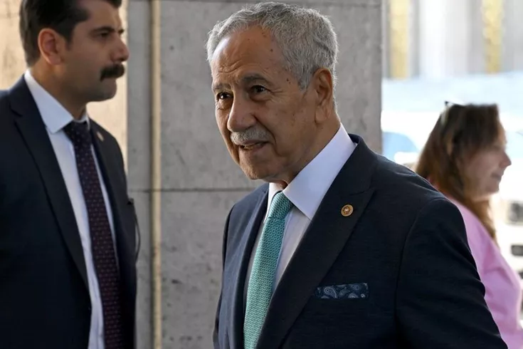 Bülent Arınç’tan fon krizi çıkışı: 800 milyarlık kayıp var, toplanacak para 8 milyar bile değil