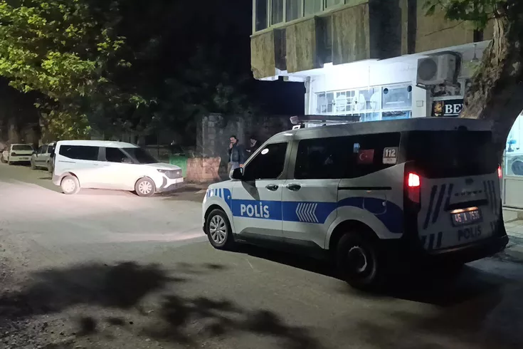 Selam söyledikleri kıza saldırdıktan sonra 75 bin lirasını gasp ettiler