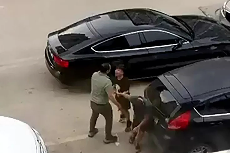 Cesur yürek: Annesini darbeden babasının karşısında dikildi