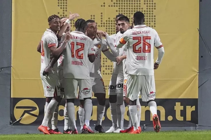 Göztepe’den Eyüpspor’a gol yağmuru Henrique şov yaptı
