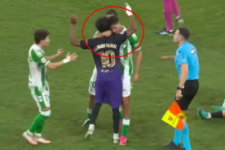Lamine Yamal’a kafa attı Real Betis-Barcelona maçında olay
