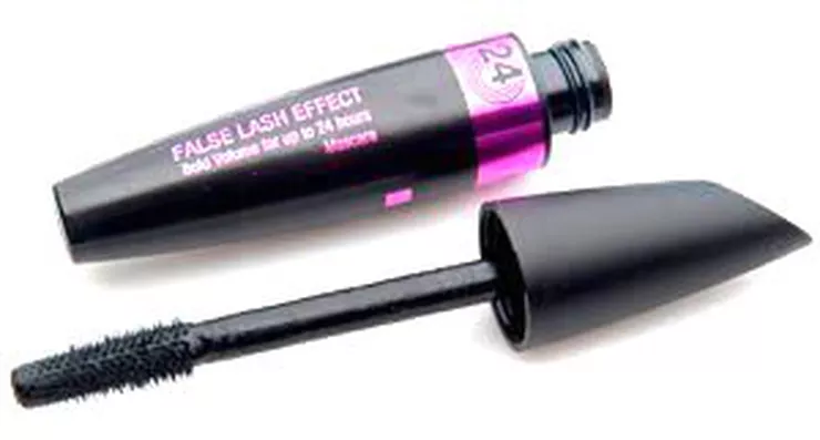 Yeni False Lash Effect 24 Saat Etkili