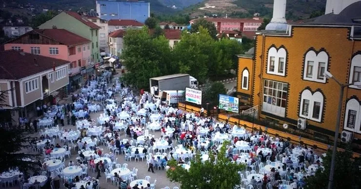 Çilimli\'de Dev İftar