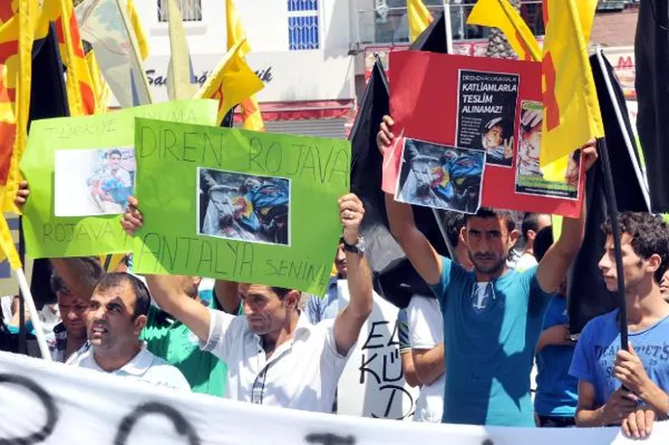 Antalya\'da BDP\'den \'Rojava Katliamı\' Protestosu