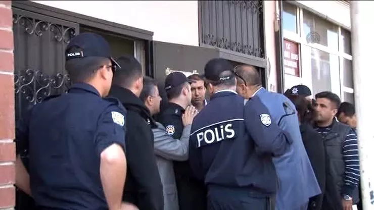 Adana\'da "Boş Oy Çuvalı" Gerginliği