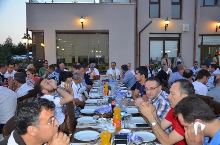 Osb\'den İftar Programı