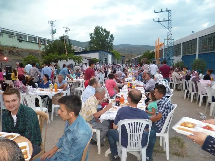 Osmaneli\'de İftar Programı