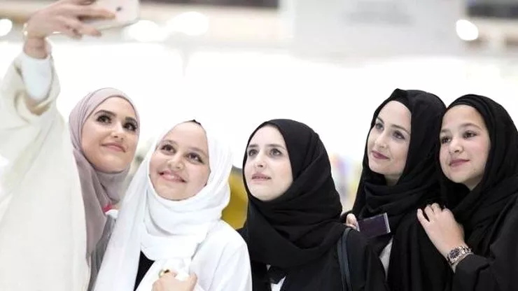 Muhafazakar Giyimde Yapılan Trajikomik Hatalar