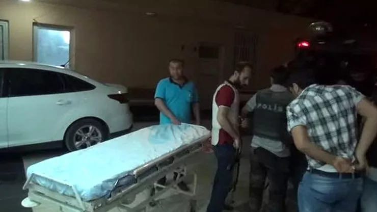 Van Gevaş\'ta Polis Aracına Bombalı Tuzak: 6 Yaralı
