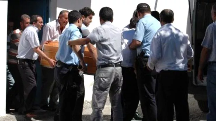Cinnet Getiren Öğretmen Babasını Öldürdü