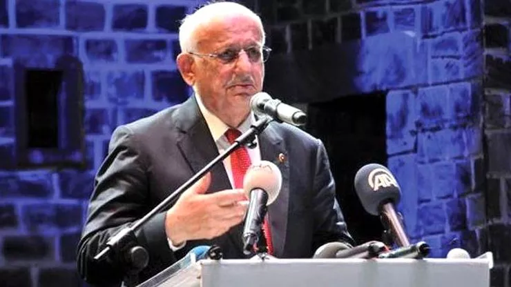 Kahraman: Che Denen Eşkıya Benim Gencimin Yakasında, Göğsünde Olamaz