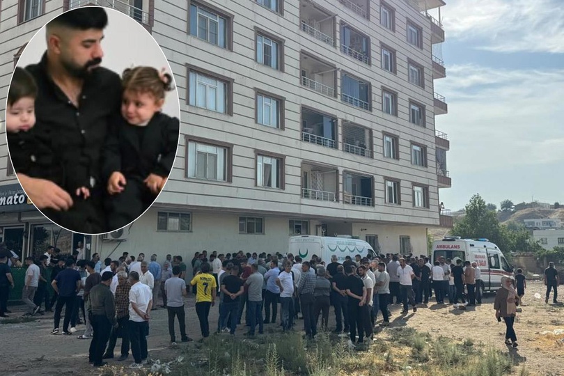 Kahreden olay Eşini ve 2 çocuğunu bıçakla öldürüp kendini astı