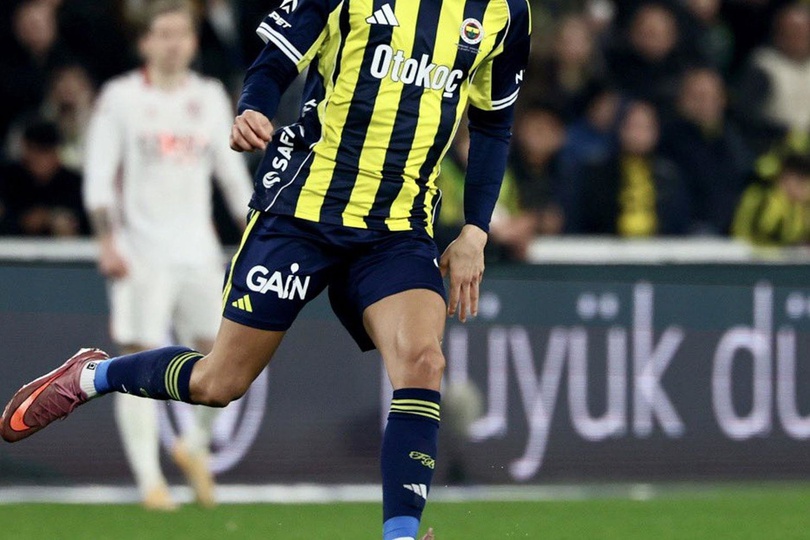 Fenerbahçe’de yıldız futbolcunun menisküsü yırtıldı