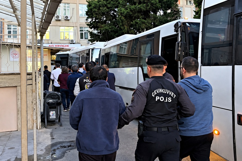 Çağrı merkezi operasyonunda gözaltına alınan 191 şüpheli sağlık kontrolünden geçti