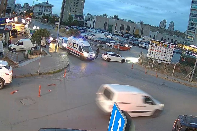 Ambulansın yolunu kapatıp aracından inen sürücüye 466 bin liralık ceza