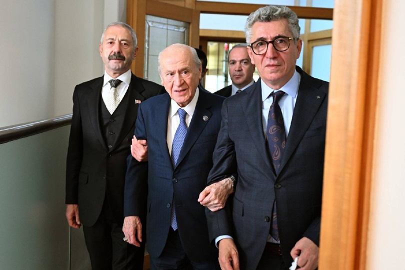 Bahçeli bir araya getirdi Sarallar ve Şahinler, MHP Genel Merkezi’nde barıştı