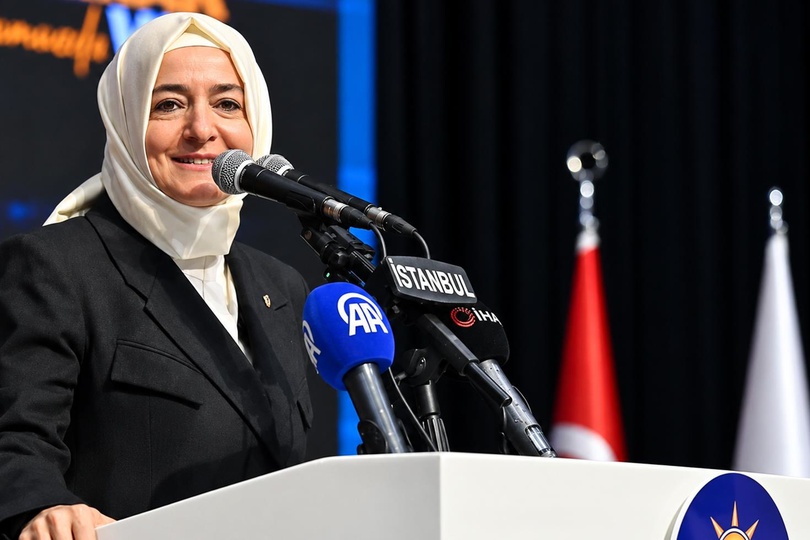 “163 milyon lirayı 4 ayda 20 katına çıkardılar“ iddiası Fatma Betül Sayan Kaya, AK Parti’deki görevinden istifa etti