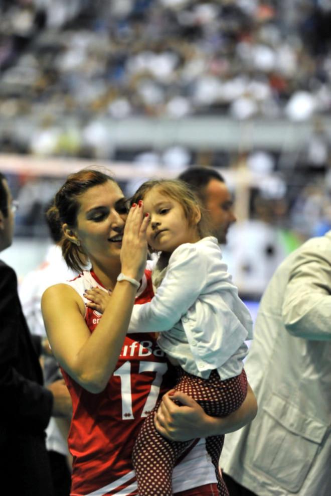 Https Www Sondakika Com Fotogaleri Sultanlar Avrupa Ucuncusu Avrupa Kadinlar Voleybol Sampiyonasi 3 Luk Macinda Italya Ile Karsilasan Milli Takimimiz Mucadeleyi 2 3 Kazandi Sultanlar Avrupa Ucuncusu Https Foto Sondakika Com Galeri 2011 10 02