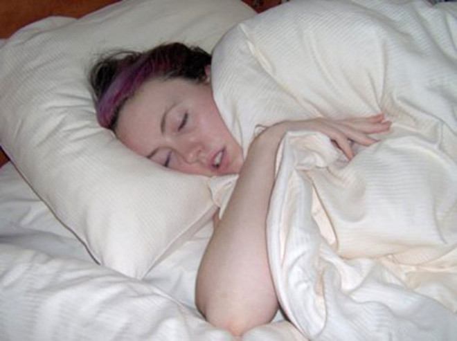 Голые спящие женщины (56 фото)