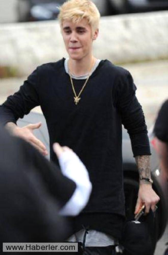 Justin Bieber Saçlarını Platin Sarıya Boyattı Son Dakika