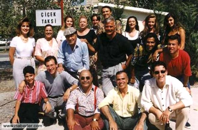 Zenginler Arkadaşlarıyla, Yoksullar Aileleriyle Vakit Geçiriyor Zenginler Arkadaşlarıyla, Yoksullar Aileleriyle Vakit Geçiriyor