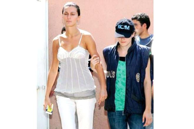 TUĞBA ÖZAY