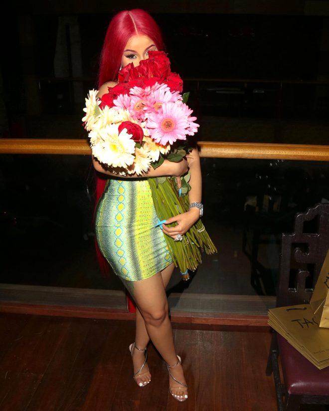 Cardi B’nin uzun tırnak isyanı Sormayın artık her seferinde yıkıyorum