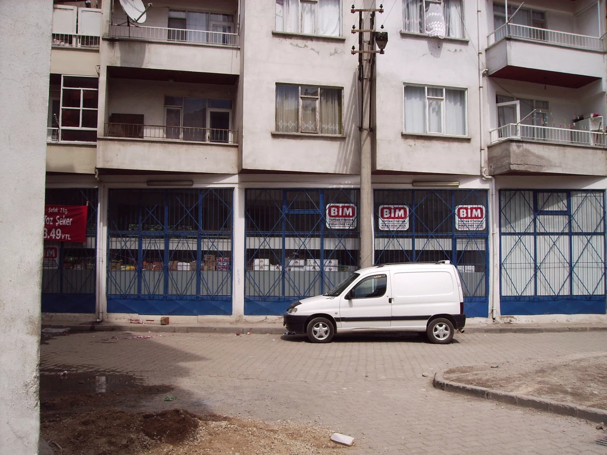Bursa: Gemlik\'te Bim Mağazası Soyuldu