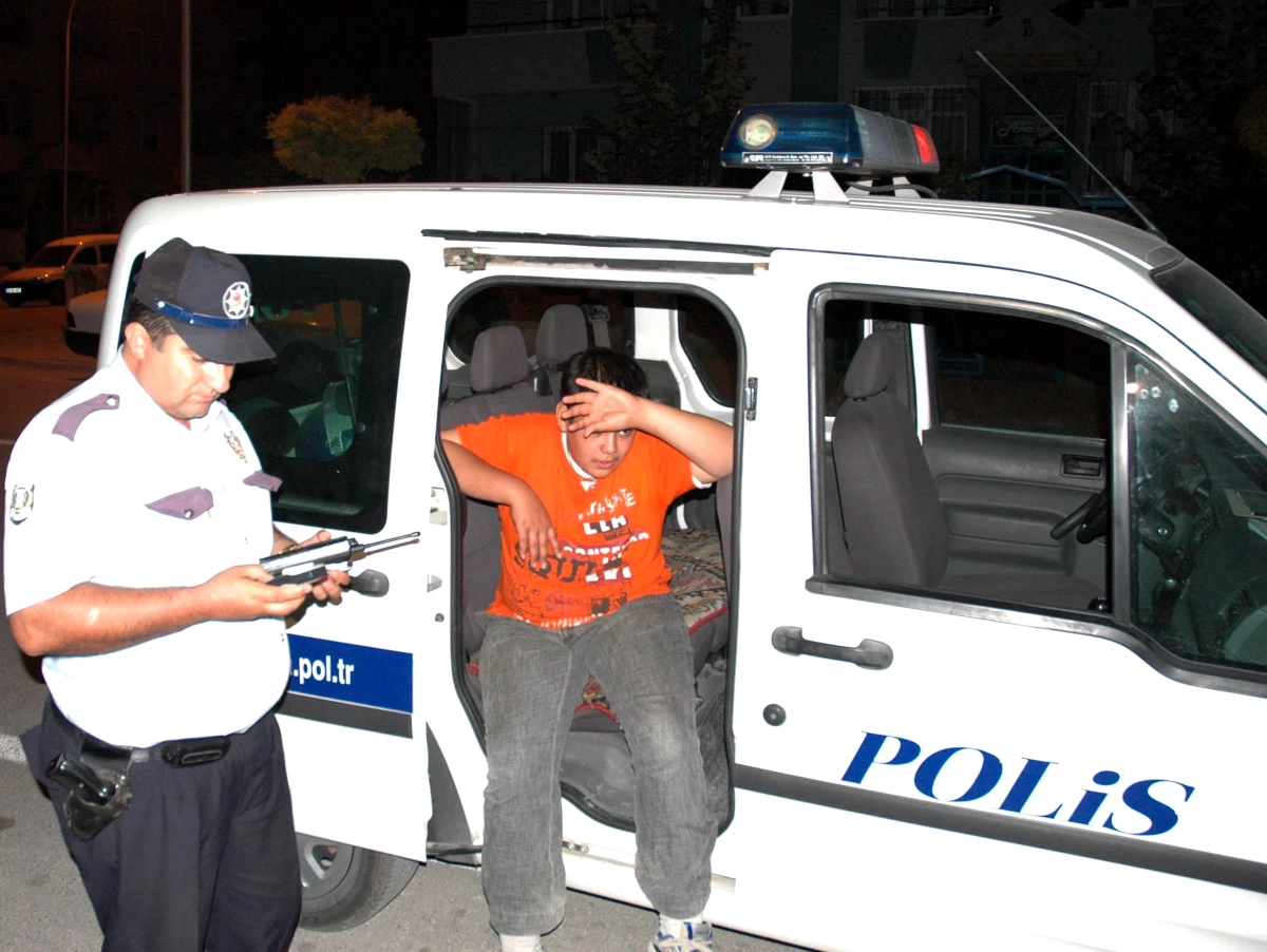 Konya: 15 Yaşındaki Çocuk, Otomobil Kullanırken Polise Yakalandı