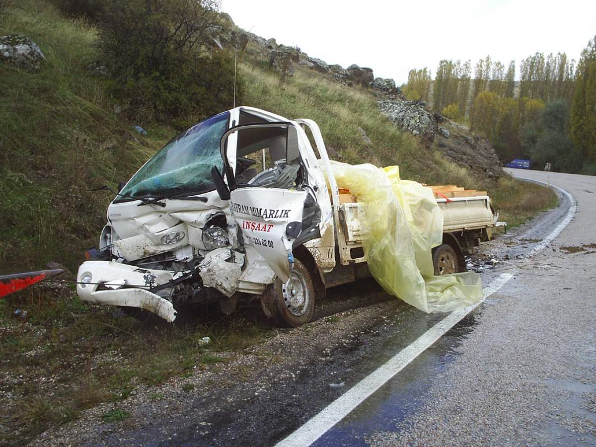Konya: Beyşehir'de Trafik Kazası: 2 Yaralı