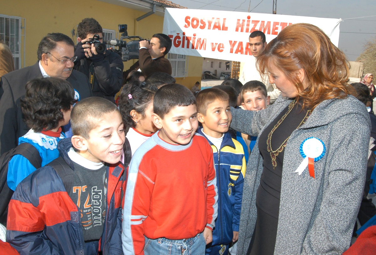 Ankara: Nevin Gökçek'ten Öğrencilere Beslenme Yardımı