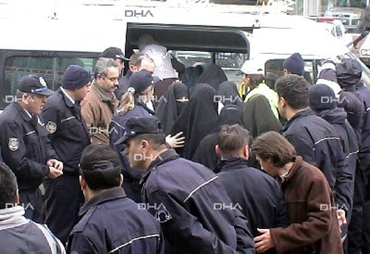Cizre'de 70 Kadın Gözaltına Alındı